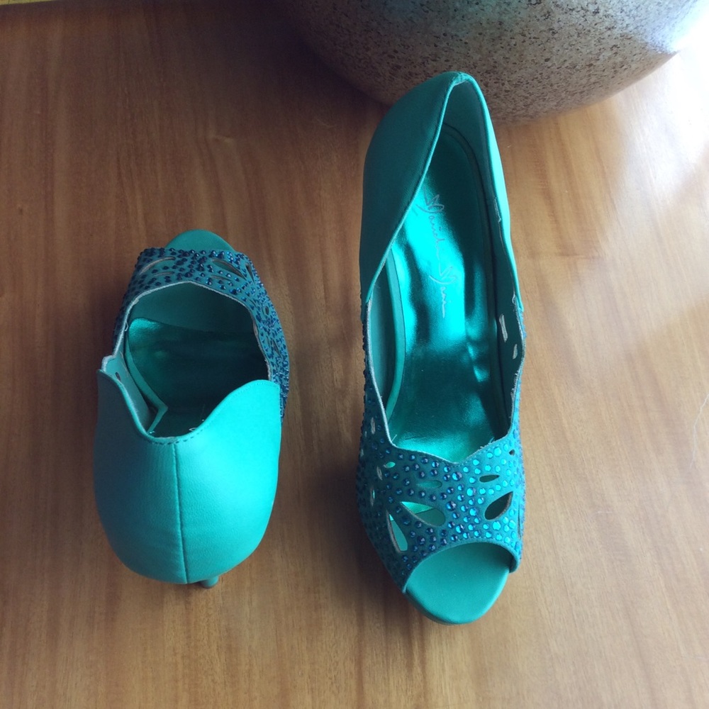 Marichi Mami Teal heels. Size 6 - Picture 3 of 7